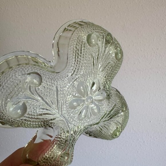 Tiara Chantilly Clover Glass Trinket Ring Dish, Snack Dish - Picture 2 of 7